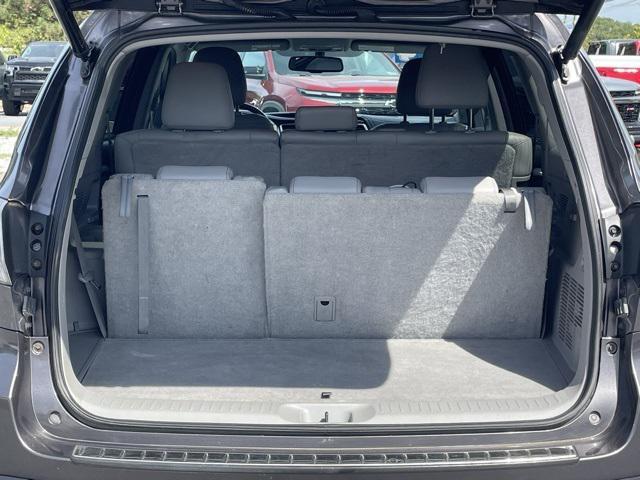 used 2014 Toyota Highlander car, priced at $12,900