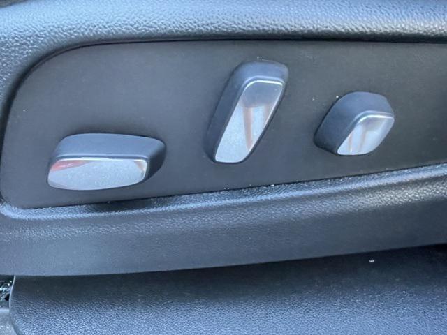 used 2024 Cadillac XT5 car, priced at $39,900