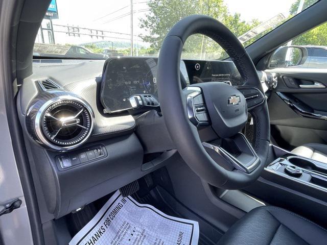 new 2026 Chevrolet Equinox car, priced at $33,635