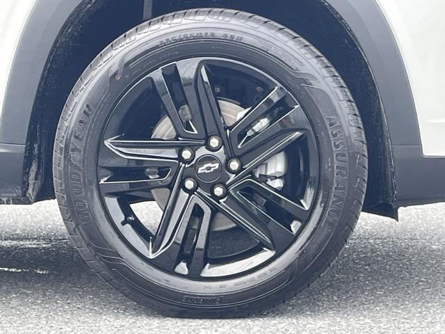 new 2025 Chevrolet Trax car, priced at $27,195