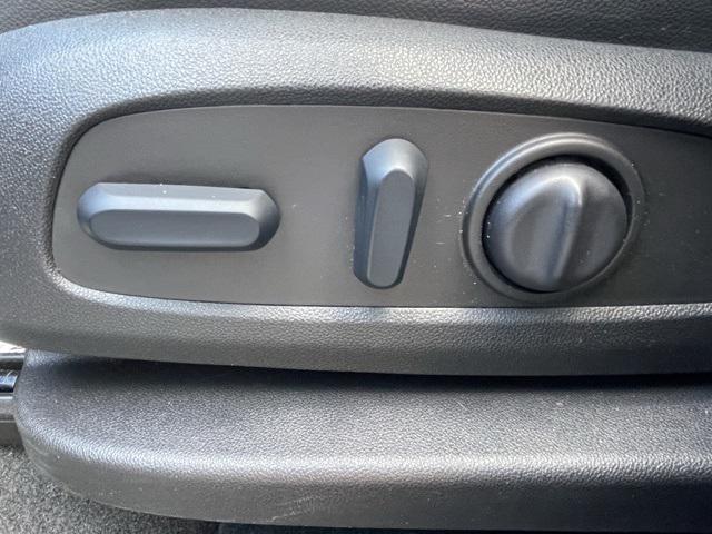 used 2022 Chevrolet Equinox car, priced at $25,900