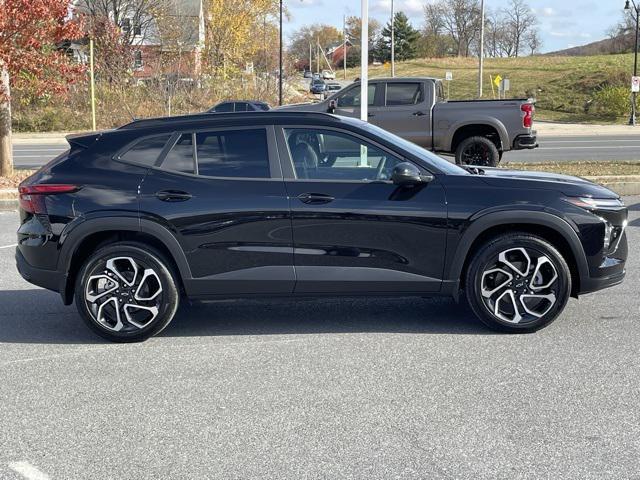 new 2025 Chevrolet Trax car, priced at $26,560