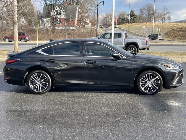 used 2024 Lexus ES 300h car, priced at $40,900