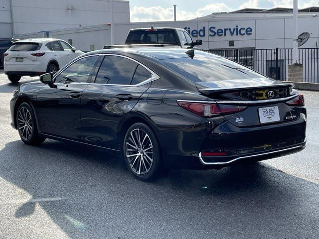 used 2024 Lexus ES 300h car, priced at $40,900