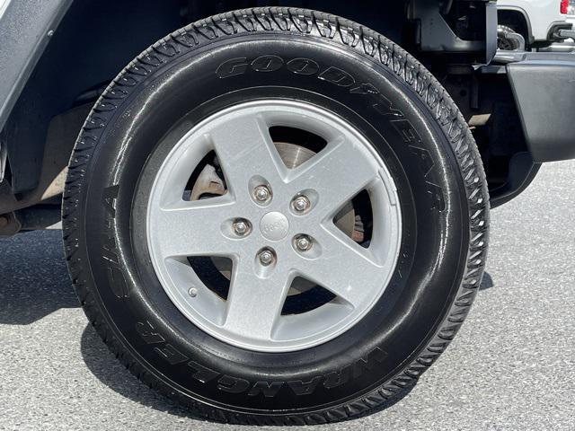 used 2009 Jeep Wrangler Unlimited car, priced at $13,900