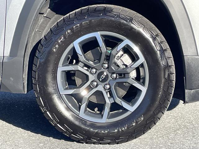 used 2025 Chevrolet Equinox car, priced at $33,900