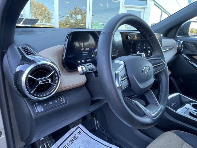 used 2025 Chevrolet Equinox car, priced at $33,900