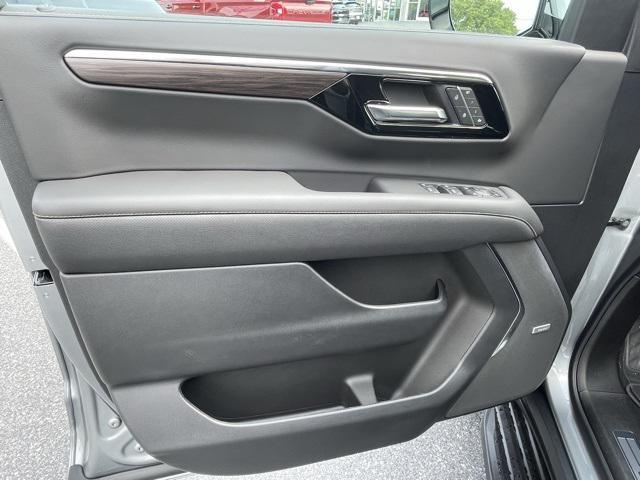 new 2025 Chevrolet Suburban car, priced at $78,795