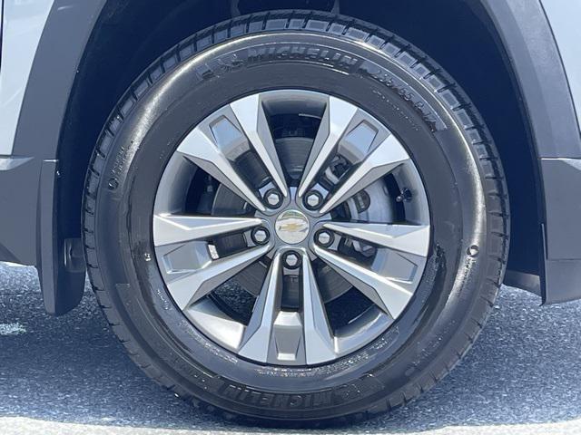 new 2026 Chevrolet Equinox car, priced at $33,635