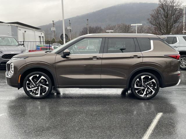 used 2022 Mitsubishi Outlander car, priced at $26,900