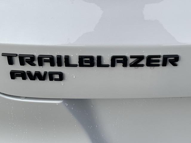 new 2025 Chevrolet TrailBlazer car, priced at $34,325