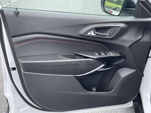 new 2025 Chevrolet Trax car, priced at $27,400