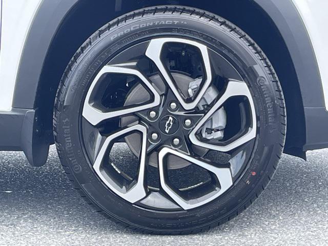 new 2025 Chevrolet Trax car, priced at $27,400