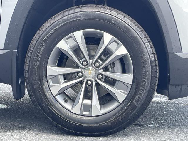 new 2026 Chevrolet Equinox car, priced at $33,635
