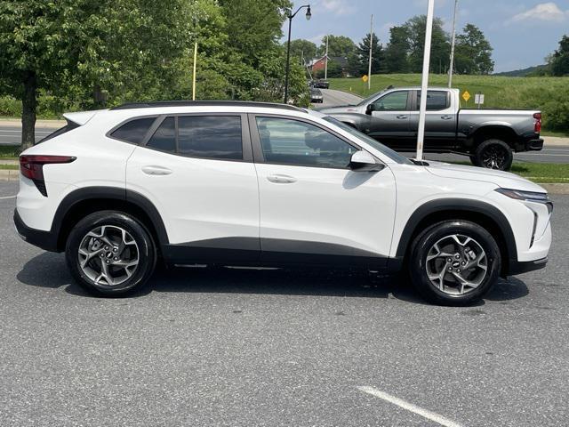 new 2025 Chevrolet Trax car, priced at $26,170