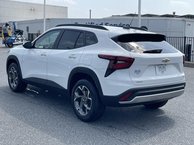new 2025 Chevrolet Trax car, priced at $26,170