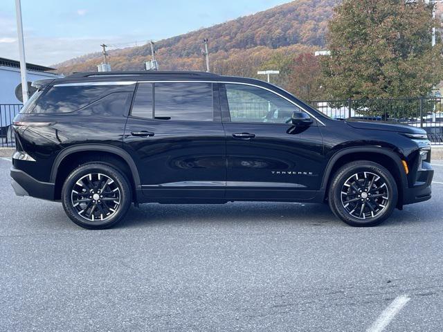 used 2026 Chevrolet Traverse car, priced at $44,900