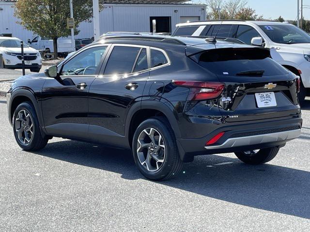 new 2025 Chevrolet Trax car, priced at $25,260