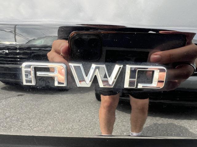used 2024 Chevrolet Traverse car, priced at $39,900