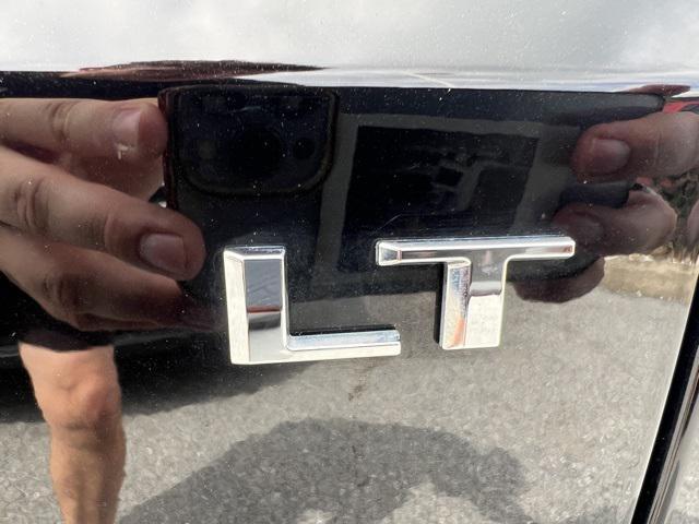 used 2024 Chevrolet Traverse car, priced at $39,900