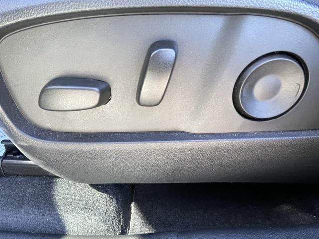 new 2025 Chevrolet Equinox car, priced at $30,930