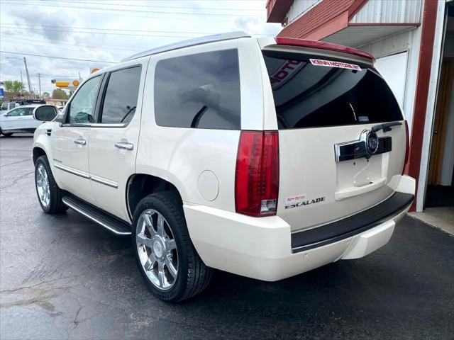 used 2007 Cadillac Escalade car, priced at $7,999