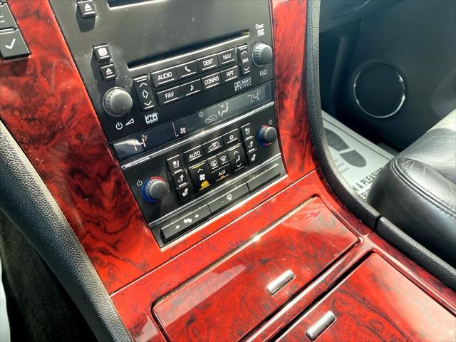 used 2007 Cadillac Escalade car, priced at $7,999