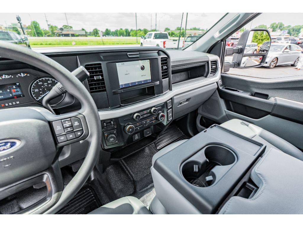 new 2025 Ford F-350 car, priced at $57,515