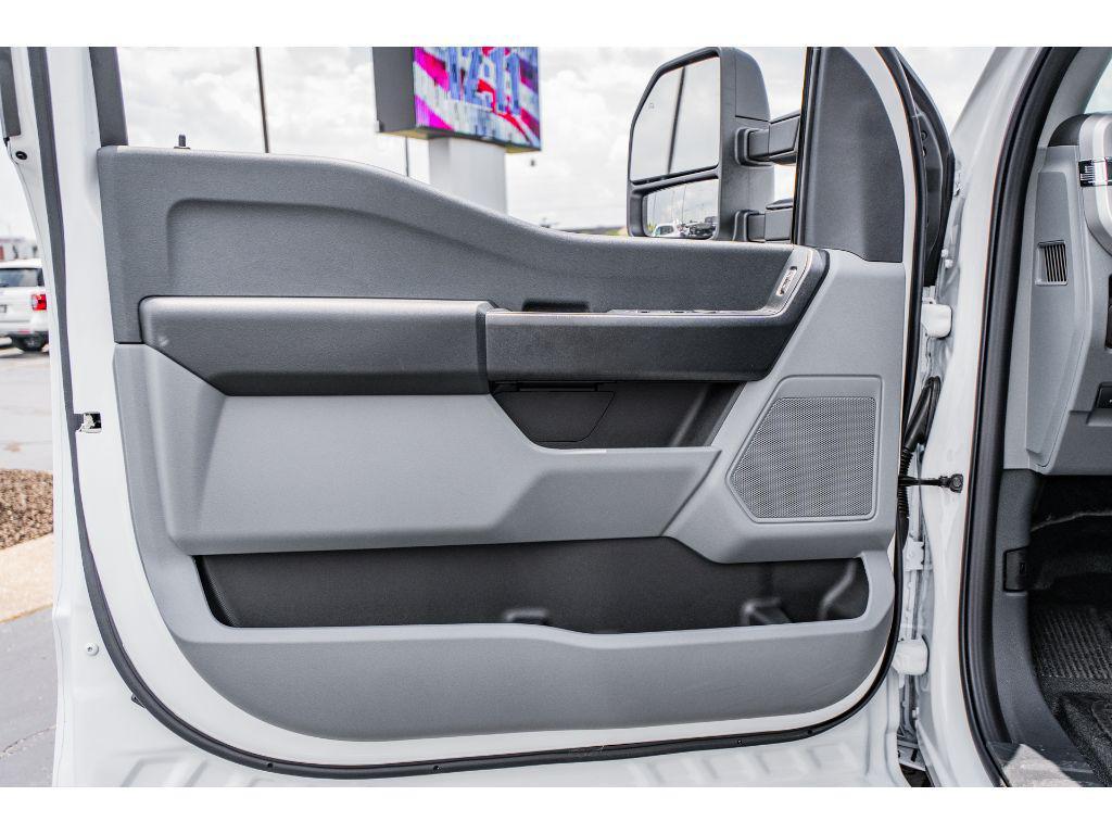 new 2025 Ford F-350 car, priced at $57,515