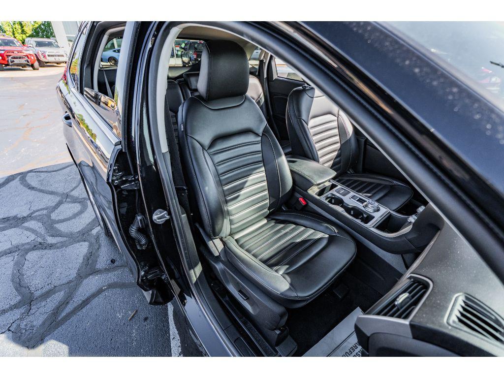 used 2024 Ford Edge car, priced at $29,990