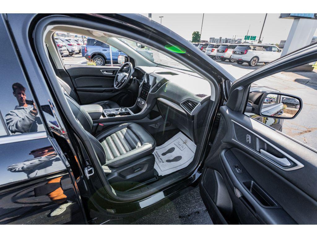 used 2024 Ford Edge car, priced at $29,990