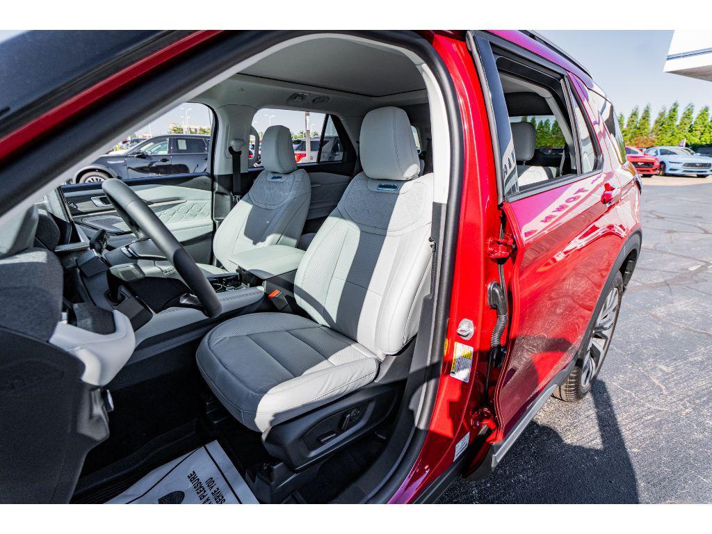 new 2025 Ford Explorer car, priced at $56,362