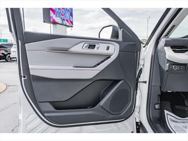 new 2025 Ford Explorer car, priced at $50,190