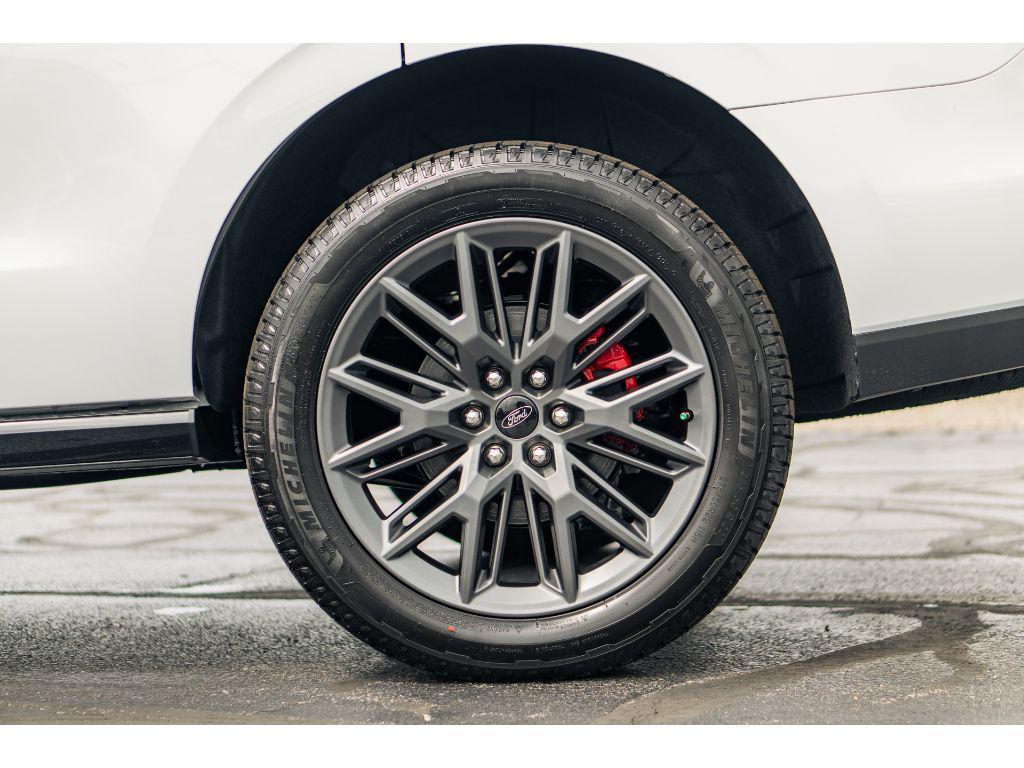 new 2025 Ford Expedition car, priced at $83,650