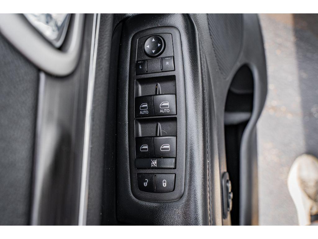 used 2022 Jeep Grand Cherokee car, priced at $24,990