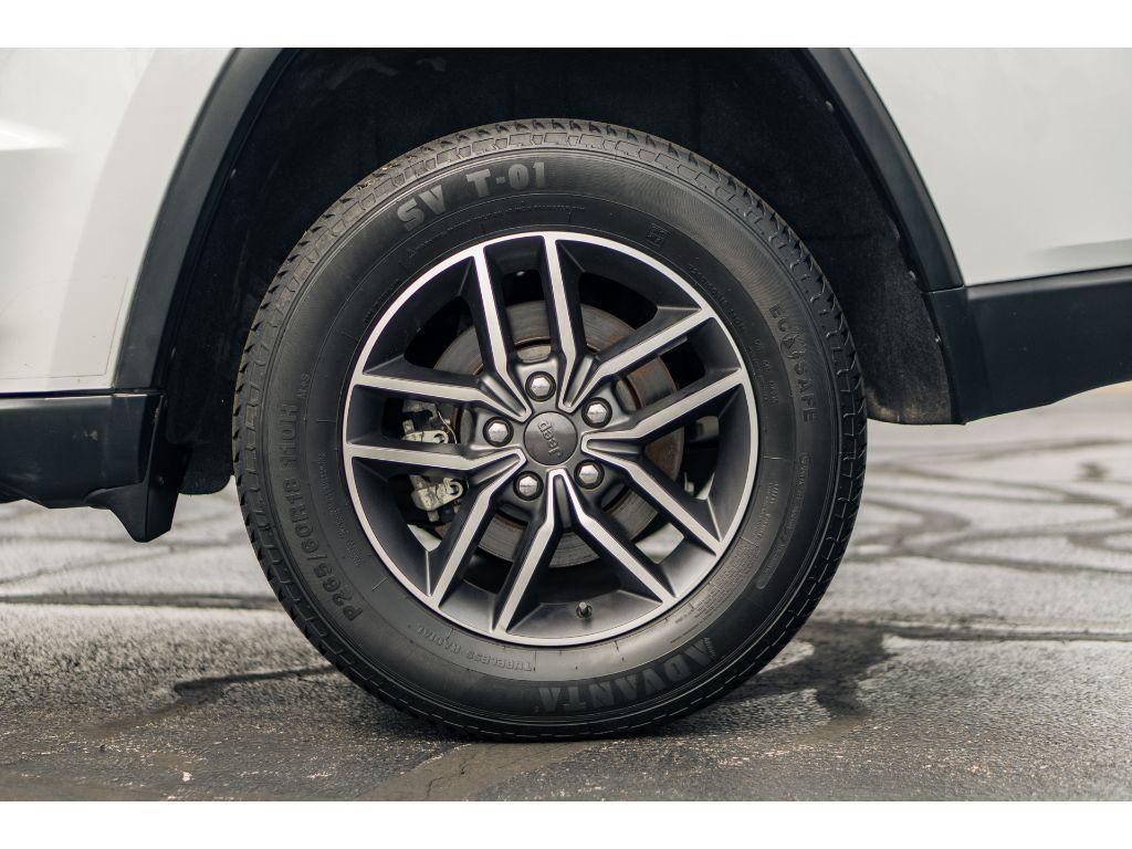 used 2022 Jeep Grand Cherokee car, priced at $24,990