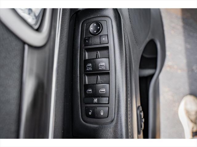 used 2022 Jeep Grand Cherokee car, priced at $28,900