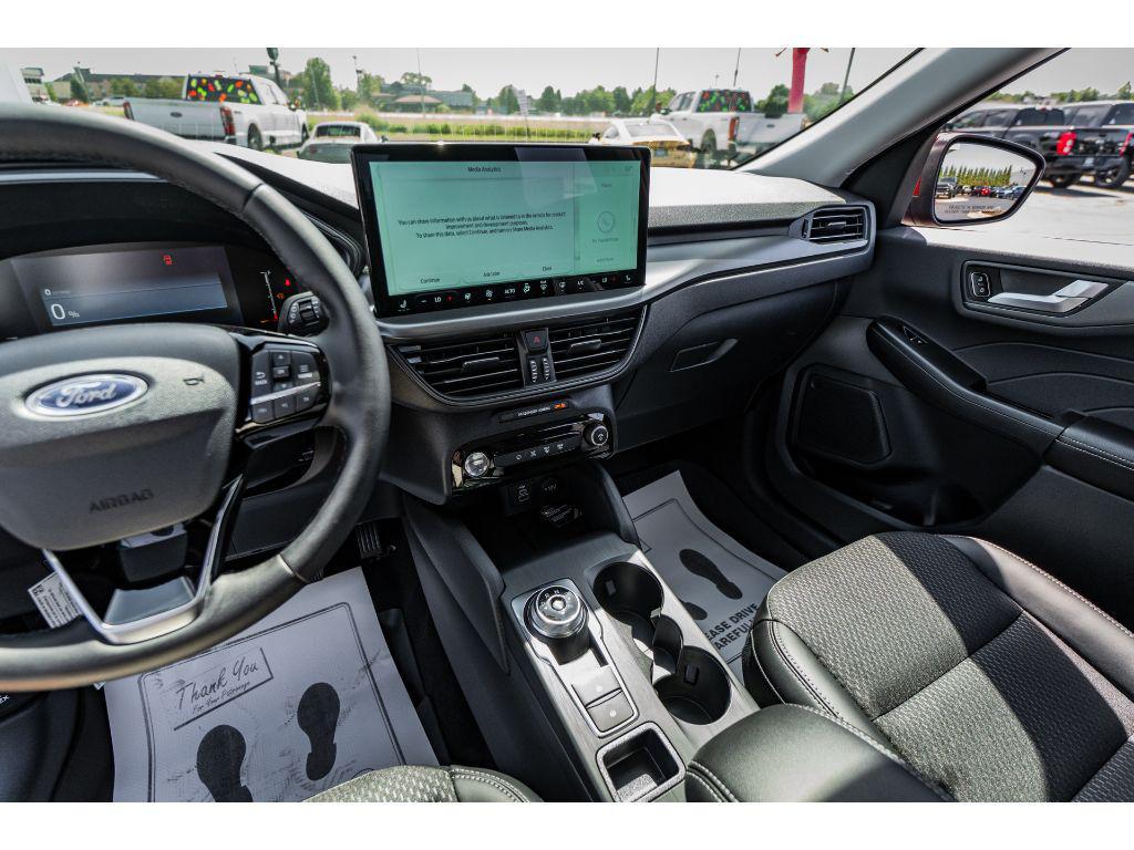 new 2025 Ford Escape PHEV car, priced at $34,090