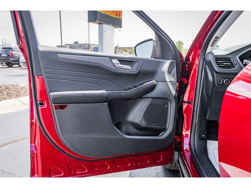 new 2025 Ford Escape PHEV car, priced at $34,090