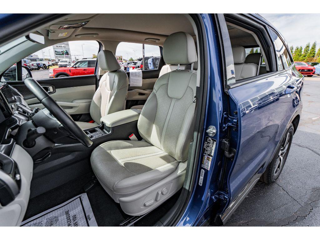 used 2023 Kia Sorento car, priced at $29,990