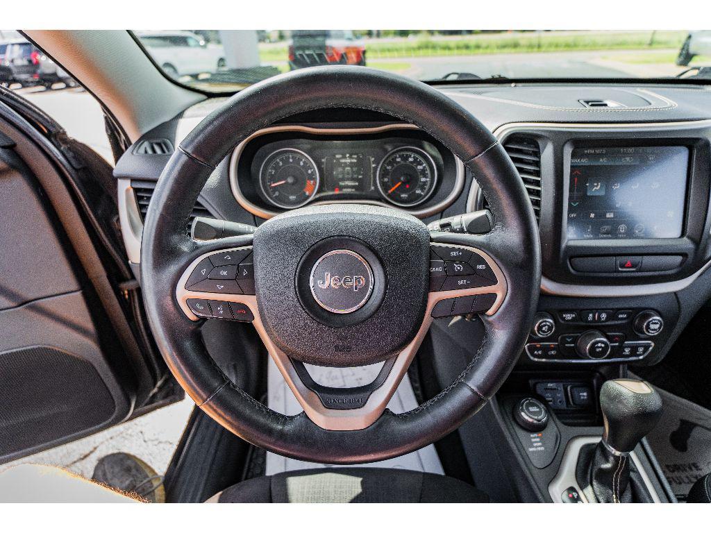 used 2015 Jeep Cherokee car, priced at $14,990