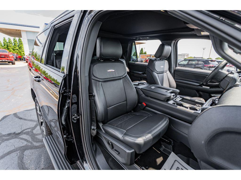 new 2025 Ford Expedition car, priced at $83,690