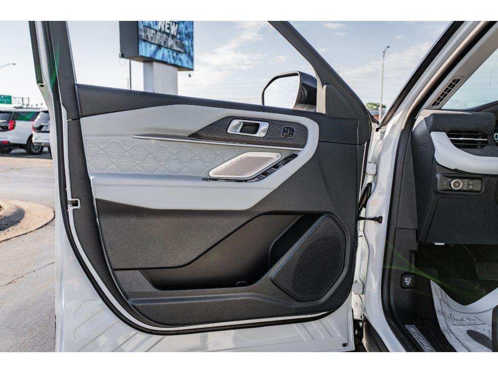 new 2025 Ford Explorer car, priced at $59,010