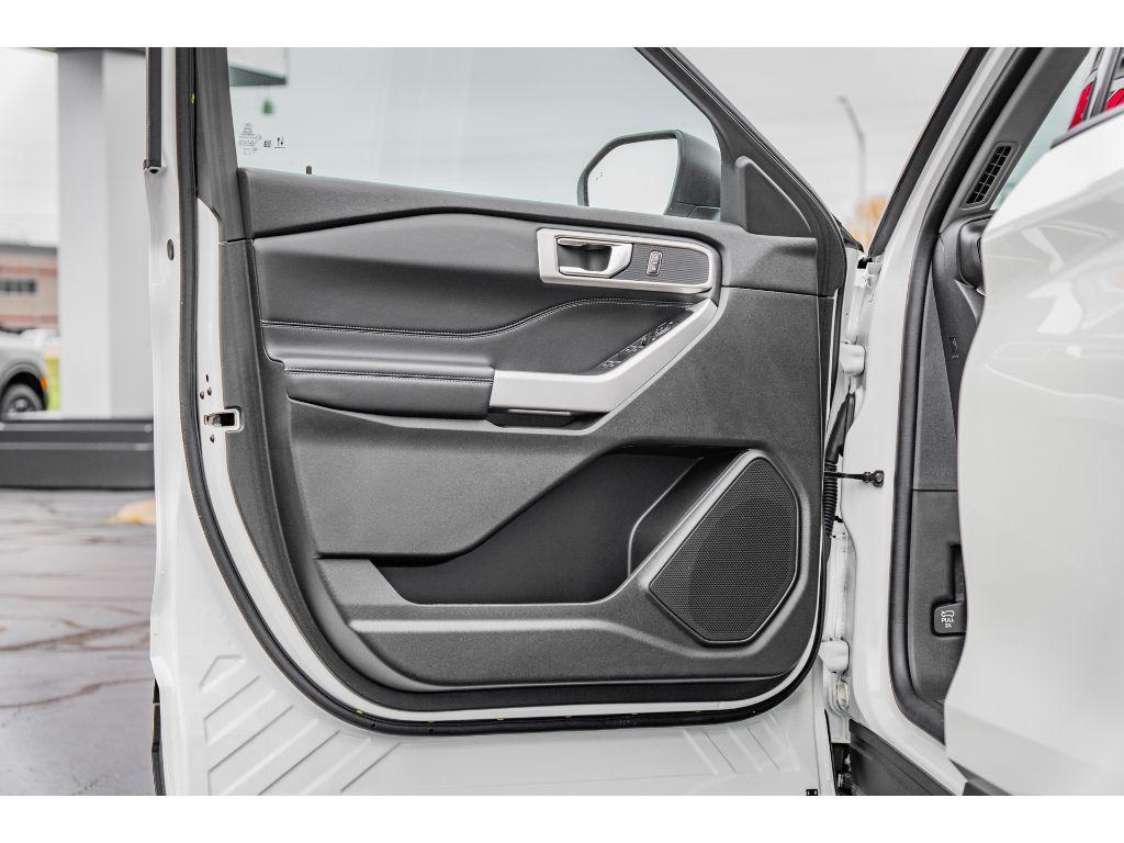new 2024 Ford Explorer car, priced at $41,140