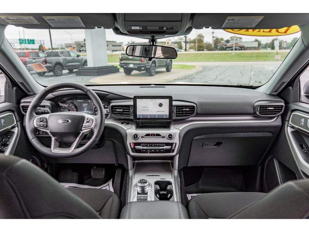 new 2024 Ford Explorer car, priced at $41,140
