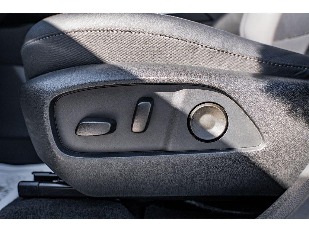 used 2025 Chevrolet Equinox car, priced at $32,990