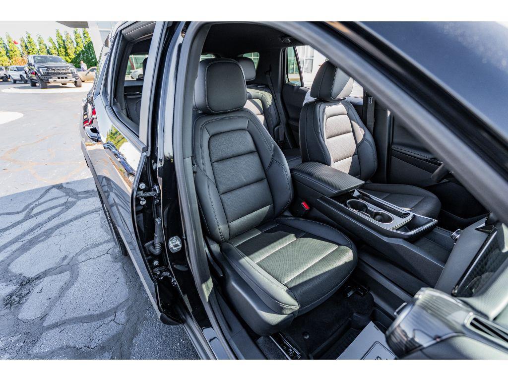 used 2025 Chevrolet Equinox car, priced at $32,990