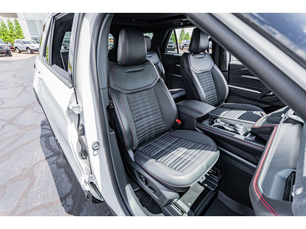 new 2025 Ford Explorer car, priced at $49,400