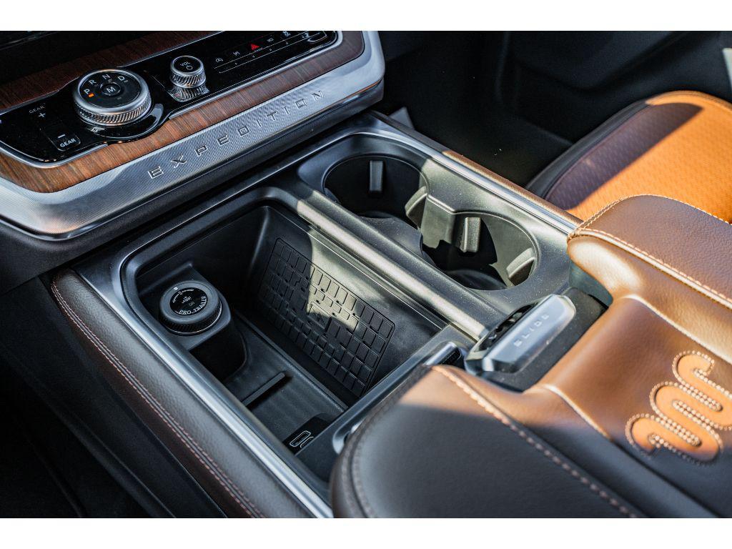 new 2025 Ford Expedition Max car, priced at $90,165