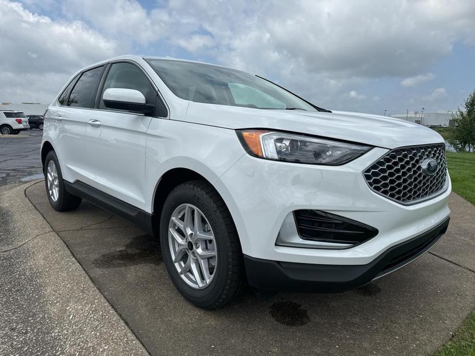 used 2024 Ford Edge car, priced at $38,295